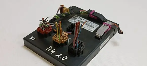 Audi A4 S4 B8 8K Comfort/convenience module 8K0907063C