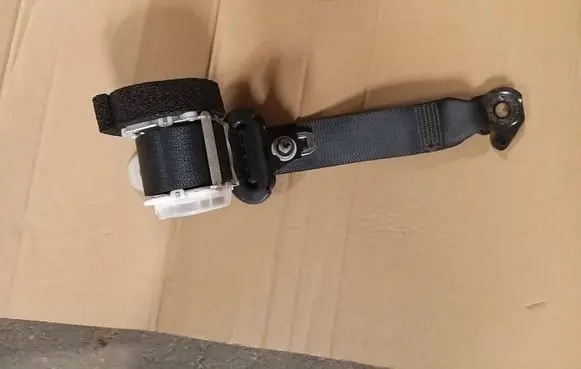 Toyota Yaris Rear seatbelt 