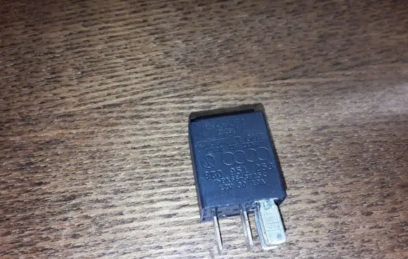 Audi A6 S6 C6 4F Other relay 8Z0951253