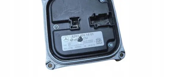 Mercedes-Benz SLC R172 Voltage converter/converter module 