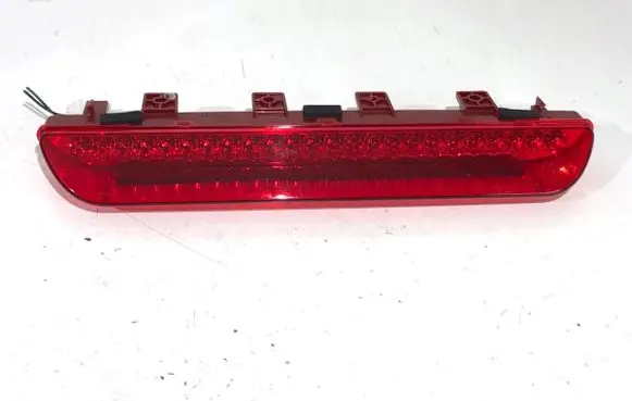 KIA Sportage Third/center stoplight