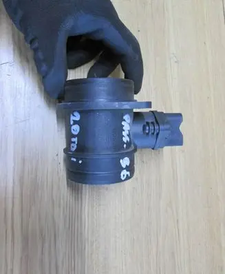 Volkswagen PASSAT B6 Mass air flow meter 038906461B 0281002531