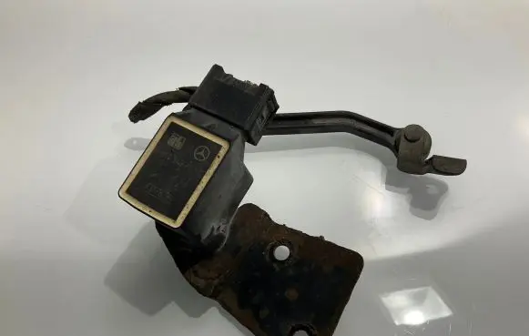 Mercedes-Benz ML W164 Air suspension front height level sensor A0105427717 1311005 0105427717