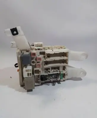 Toyota Auris 150 Fuse box set 82730-02140-A 74700210 7A080361