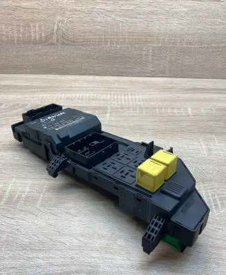 Opel Signum Fuse module 13120953 24443147