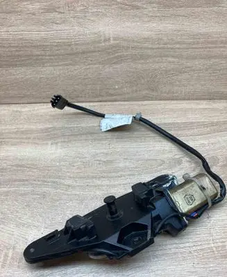 BMW 5 E39 Tailgate/trunk/boot lock/catch/latch 8362371