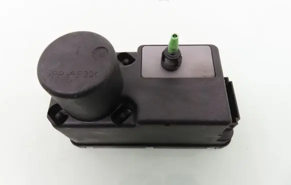 Volkswagen PASSAT B4 Central locking vacuum pump 1H0962257E