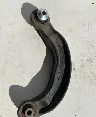 Ford Mustang VI Rear upper control arm/wishbone 5K743