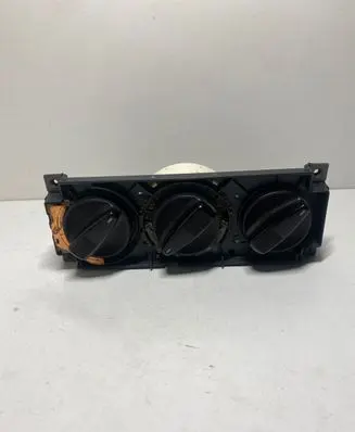 Volkswagen Golf III Climate control unit 1H08190450
