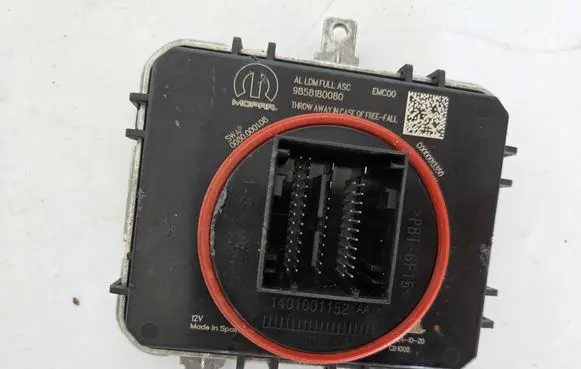 Peugeot 3008 II LED ballast control module 9858180080 1401001152
