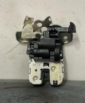 Audi A1 Tailgate/trunk/boot lock/catch/latch 8R0827505