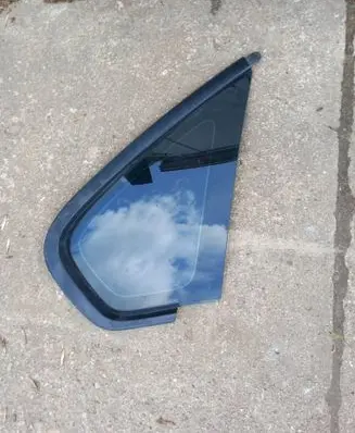 Subaru Legacy Rear side window