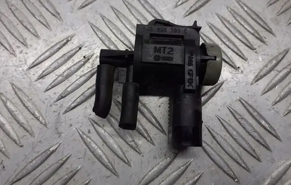 Audi A3 S3 8L Vacuum valve 1J0906283C