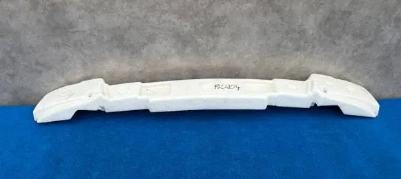 Hyundai i30 Front bumper foam support bar HN01063B