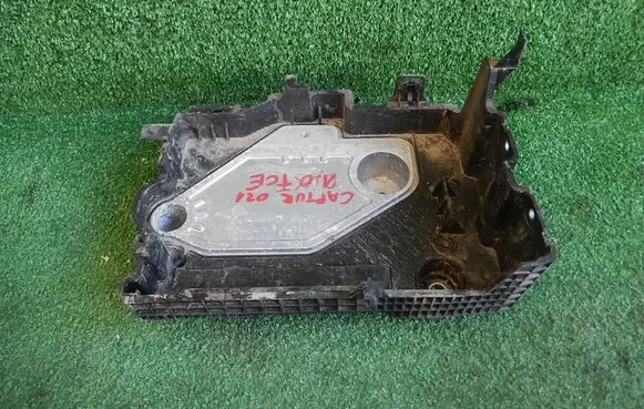 Renault Captur II Battery tray 