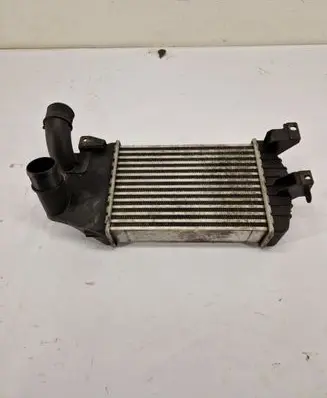 Opel Astra H Intercooler radiator 13240831