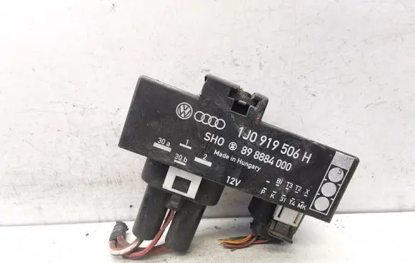 Coolant fan relay