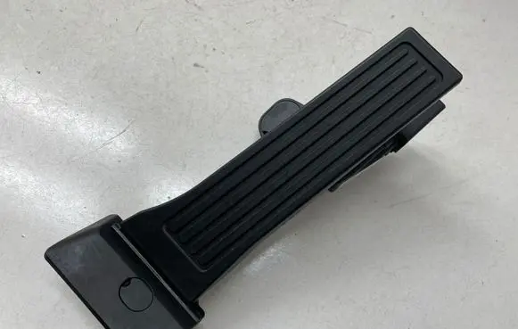 KIA Sportage Accelerator throttle pedal