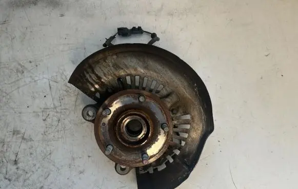 Chrysler Pacifica Front wheel hub 68189019AB
