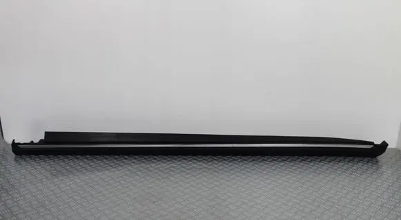 Mercedes-Benz GL X166 Front sill (body part) A1666900540