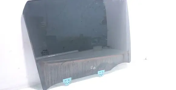 Nissan Juke I F15 Rear door window glass AS3