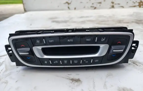 Renault Fluence Climate control unit 275100018R