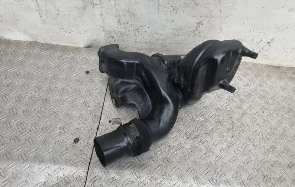 Intake resonator