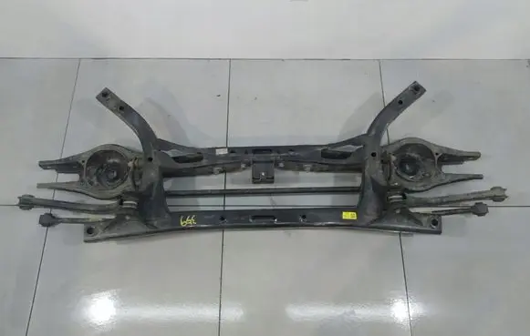 Hyundai Veloster II Front subframe 