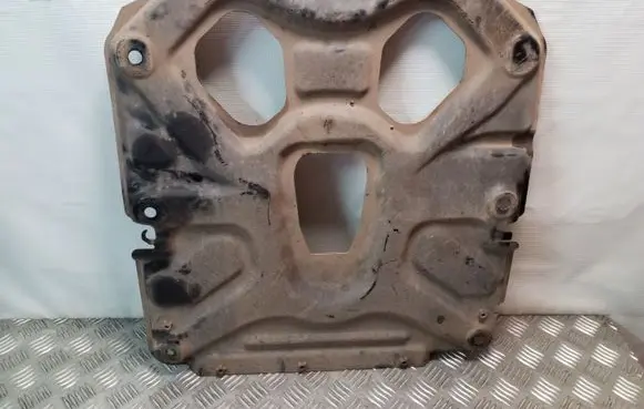 Mazda 6 Engine splash shield/under tray GHP956A91