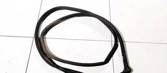 Mazda 5 Rubber seal front coupe door 