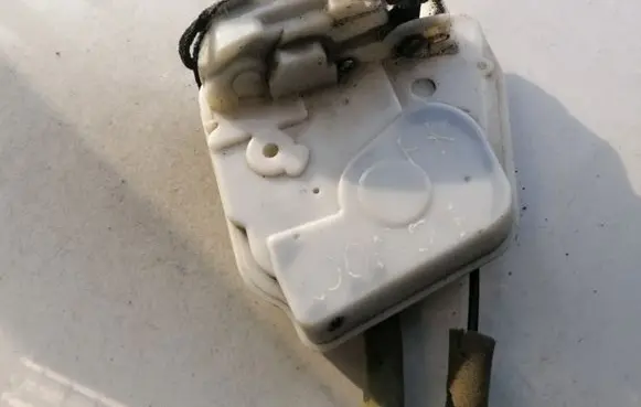 Mazda 2 Front door lock 7H24A0356 DF80