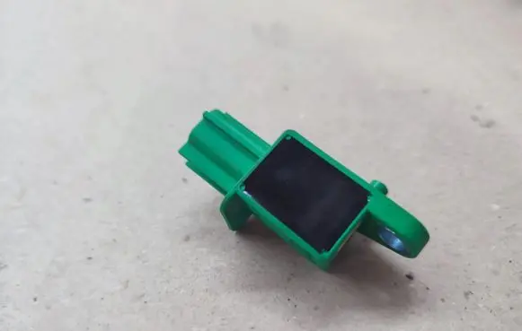 Audi A4 S4 B8 8K Airbag deployment crash/impact sensor 1K0909606C