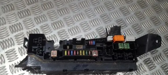 Toyota Avensis Verso Fuse box set