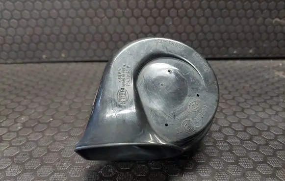 Volkswagen PASSAT CC Horn signal A28657625