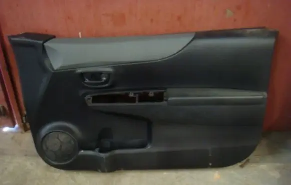 Toyota Yaris Front door card panel trim