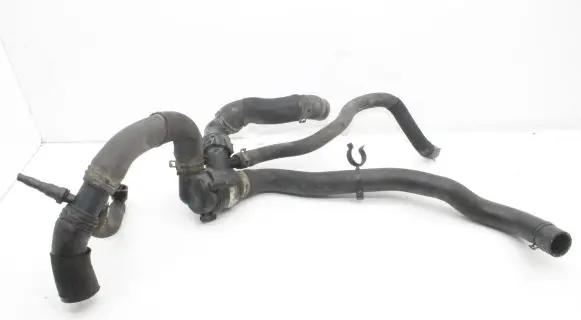 Land Rover Discovery 4 - LR4 Engine coolant pipe/hose AH228575AF AH228283BE