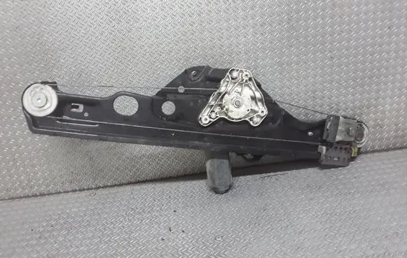 Mercedes-Benz E W211 Rear door window regulator with motor A2117300246