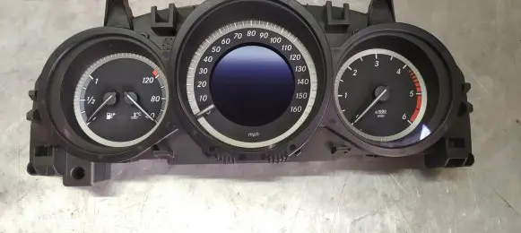 Mercedes-Benz C W204 Speedometer (instrument cluster) A2049004809