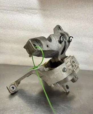 Mercedes-Benz A W177 Engine mount vacuum valve A2472402900