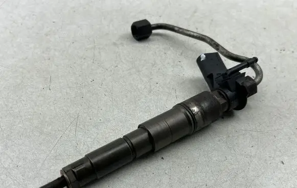 Fuel injector