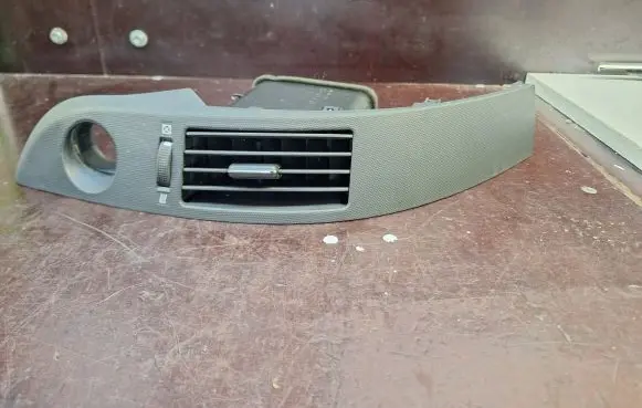 Toyota Corolla Verso AR10 Other dashboard part 5567064010 5568064020