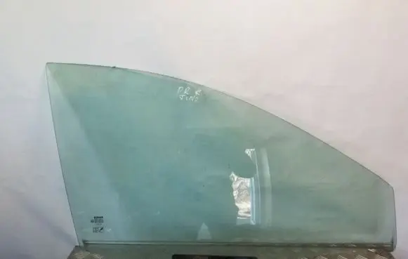 Nissan Almera Tino Front door window glass four-door