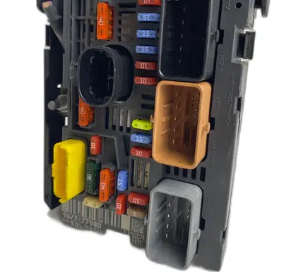 Citroen C5 Fuse box set 9675877980 R02