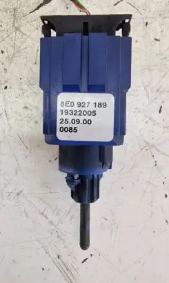 Audi A4 S4 B6 8E 8H Clutch pedal sensor 8E0927189