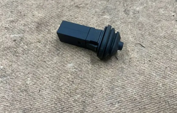 BMW 3 E46 Fuel tank opening switch 51178228939 8228939