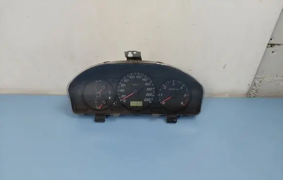 Mazda Premacy Speedometer (instrument cluster) WHCB16C