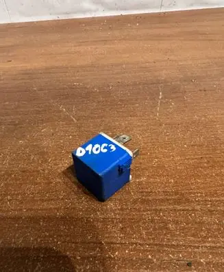 Mercedes-Benz A W168 Other relay A0025422519 D1063