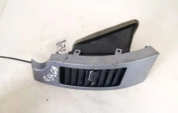 Mitsubishi Outlander Dash center air vent grill gn71114260 gn711-14260
