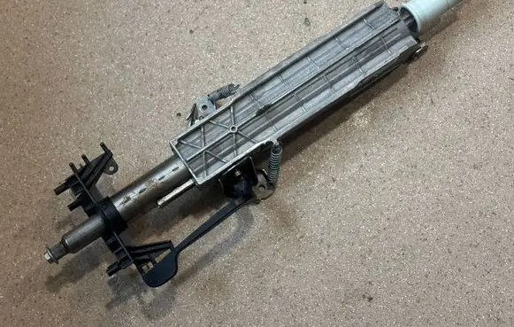 Steering wheel axle