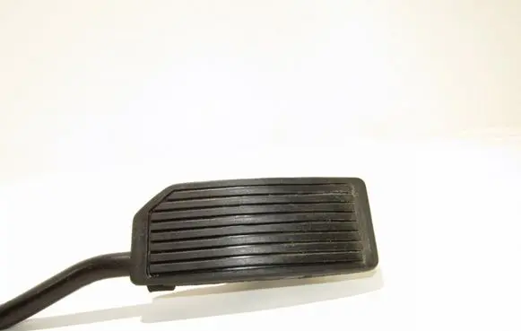 Nissan Primera Accelerator throttle pedal 18002AU410